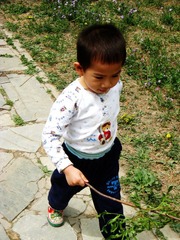 发脾气的小孩