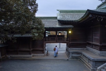 001