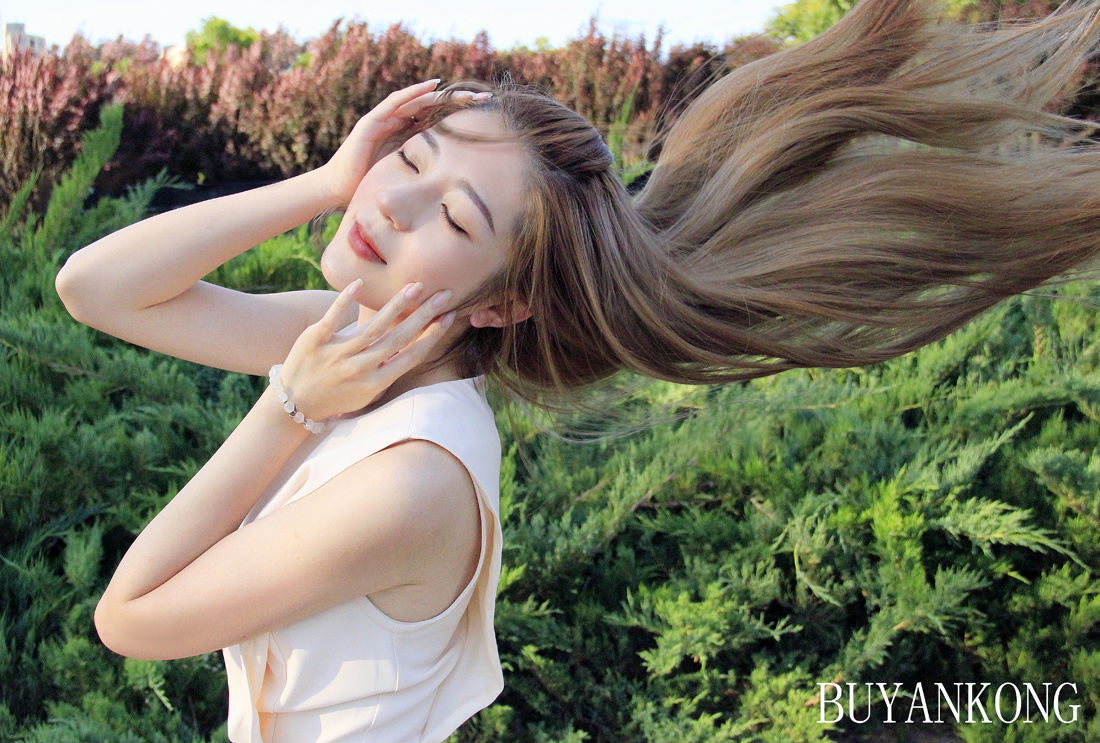 buyankong·聆外拍于北京市奥林匹克公园 model/ ace-林玥妍 摄影掌镜