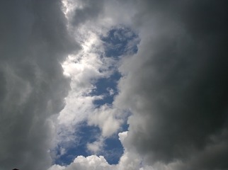 2593171