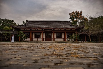 962981