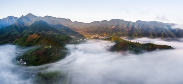 雾涌茶山