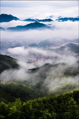 云缠雾绕