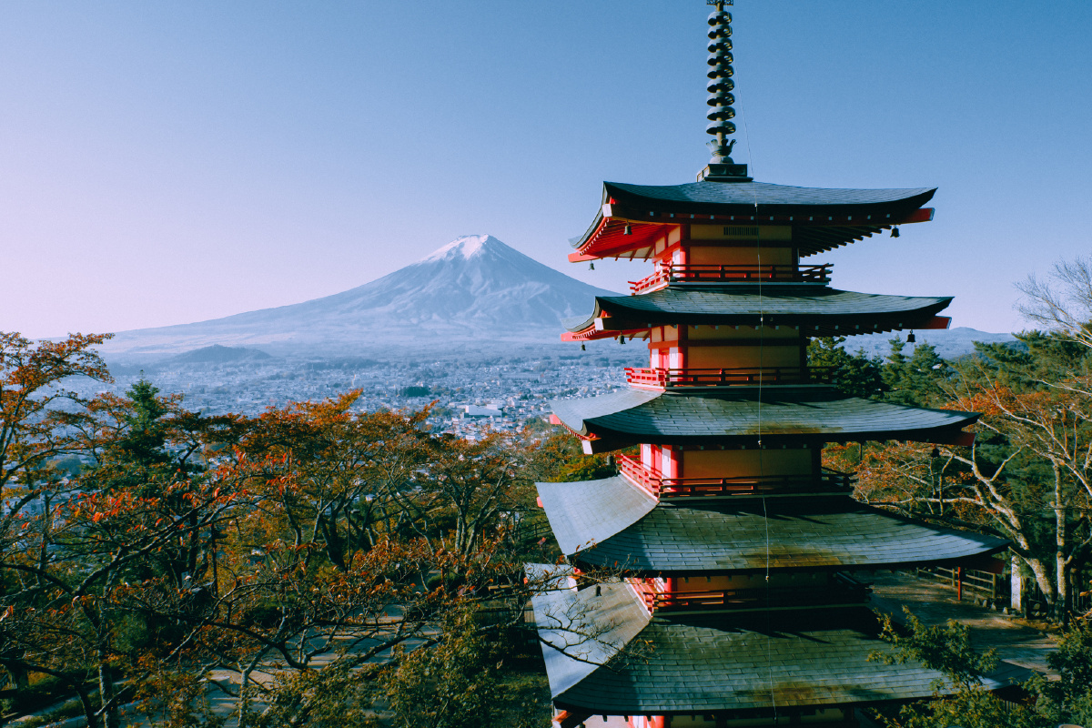 富士山与忠灵塔
