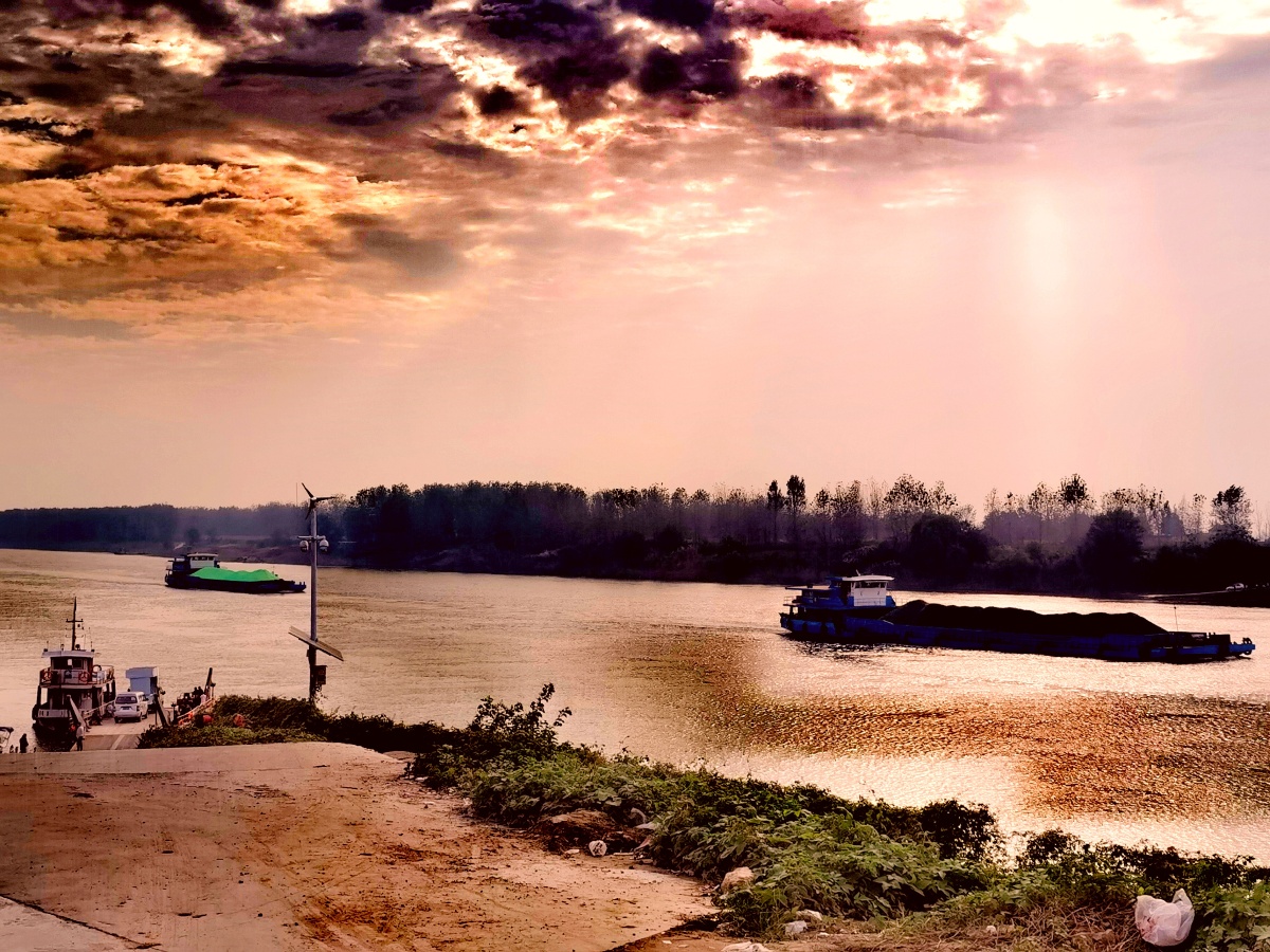 1/232长江大学摄影圈极简主义,少即是多这张天空必须要分享#江#江河水