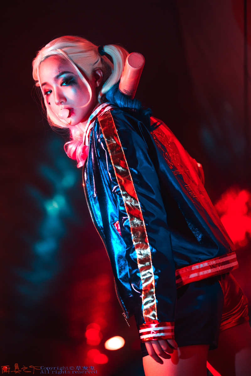 小丑女面具之下