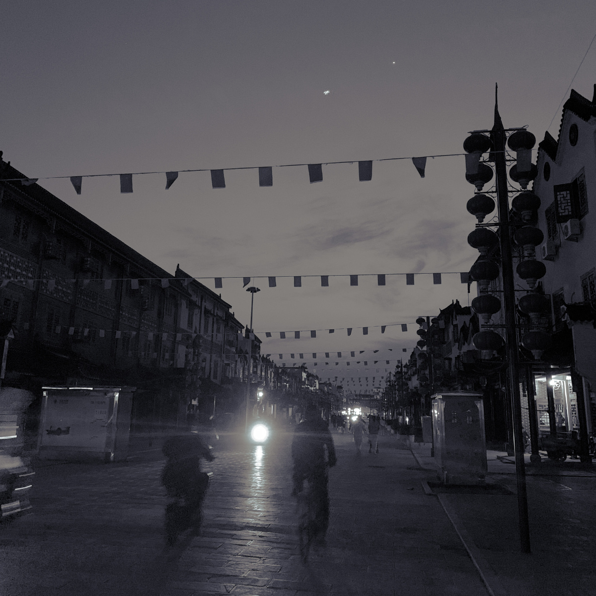 傍晚的街道下班的人们