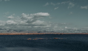 394284