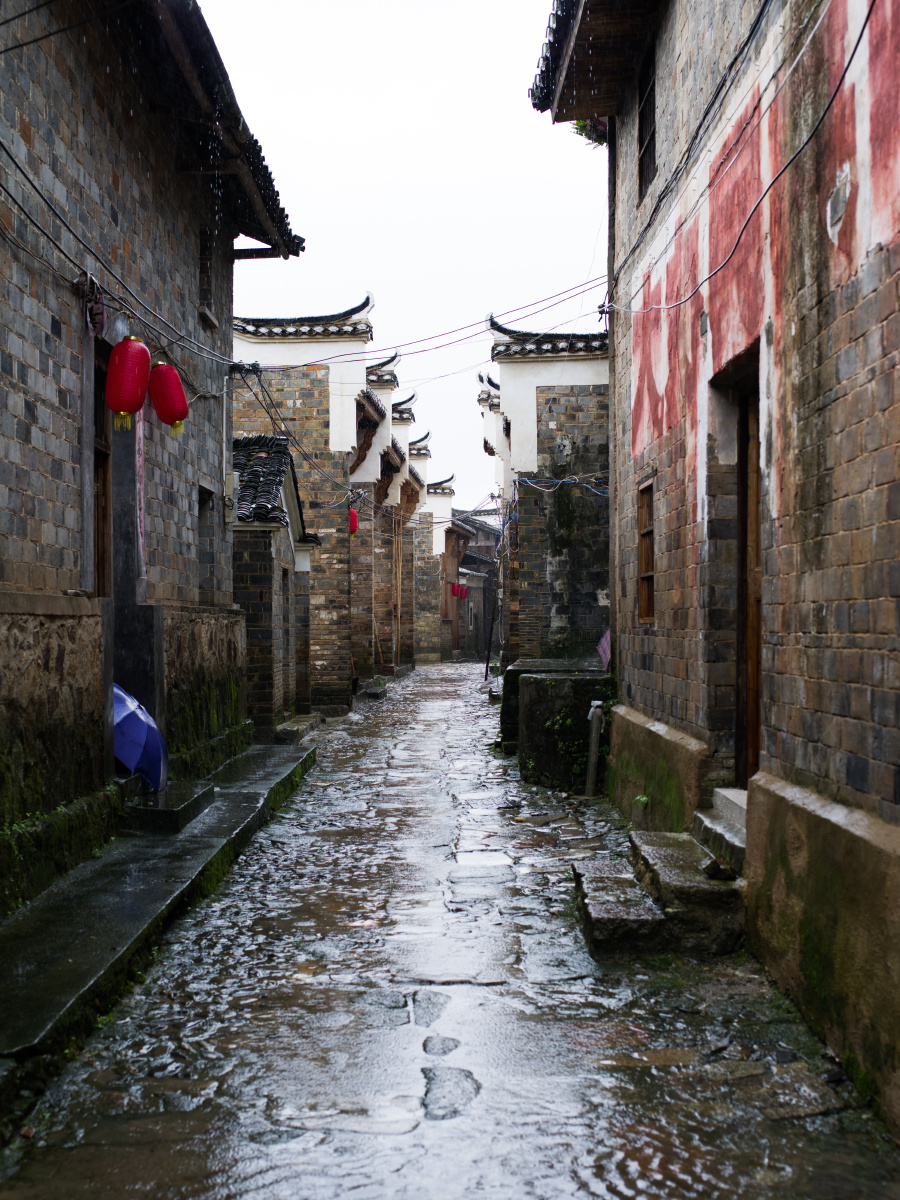 雨中江南古村落