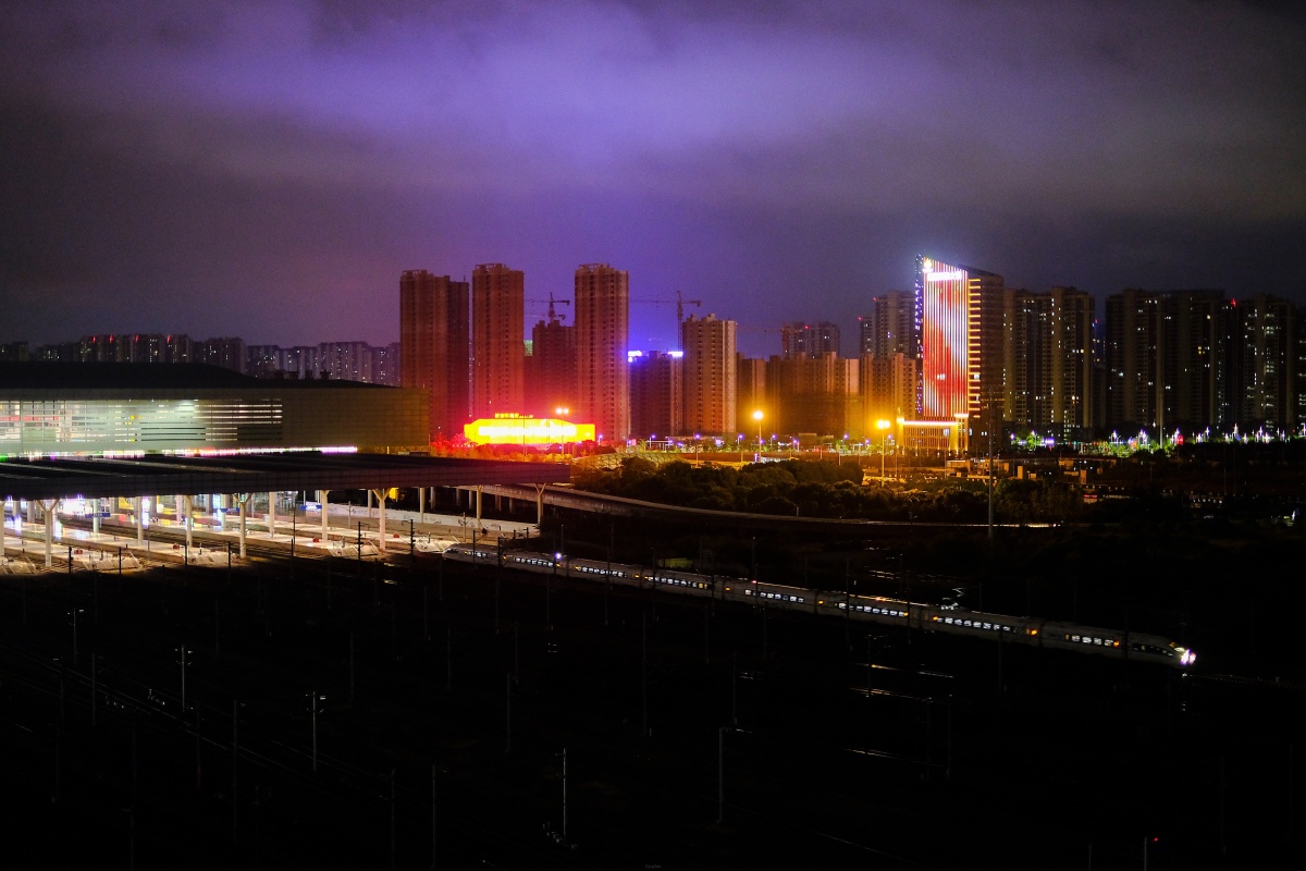 南昌西站的日和夜