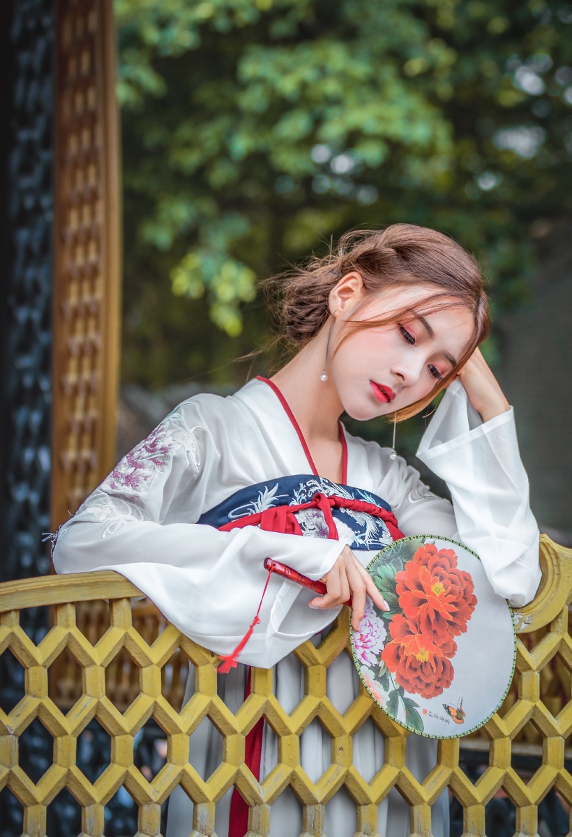 关注          摄影:辉哥 后期:andy 模特:冬子