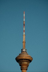 126042