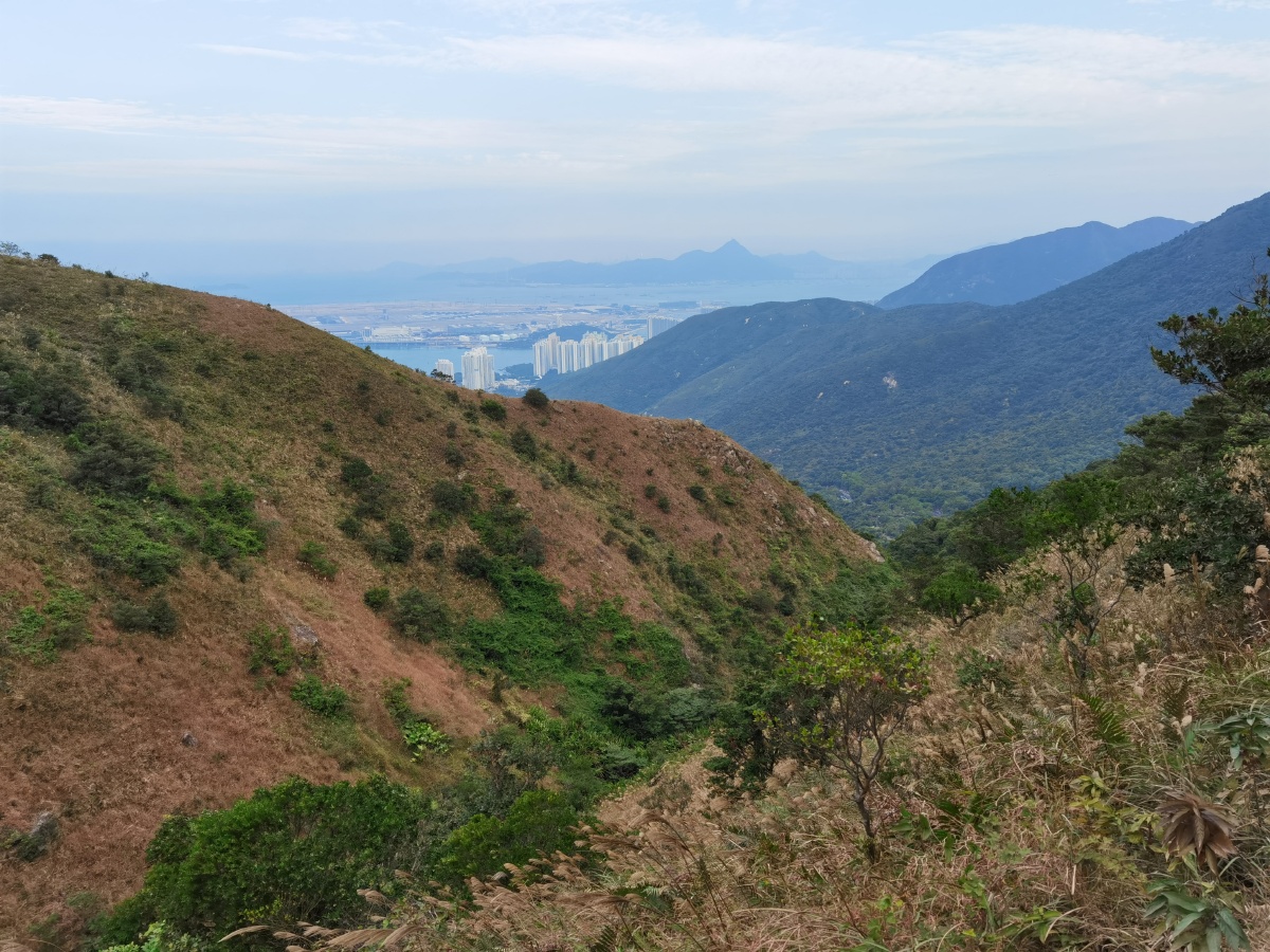 凤凰山凤凰山是香港的第二高峰海拔高为934米风景壮美是摄影爱好者的