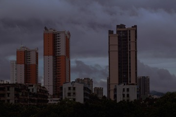 1407803