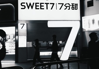 61725