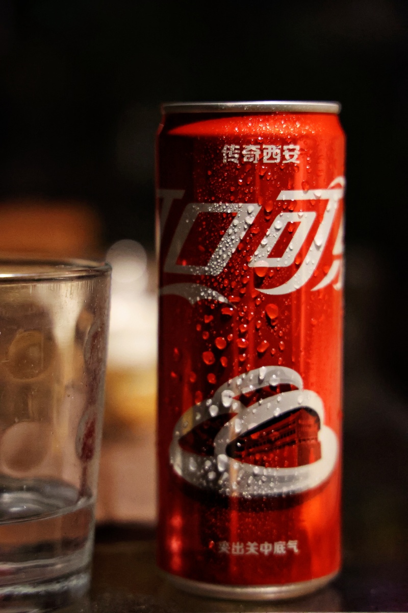 冰镇可口可乐与小龙虾