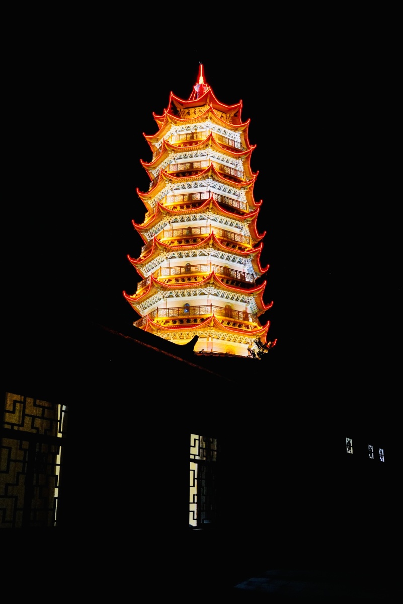 小城楚雄名福塔