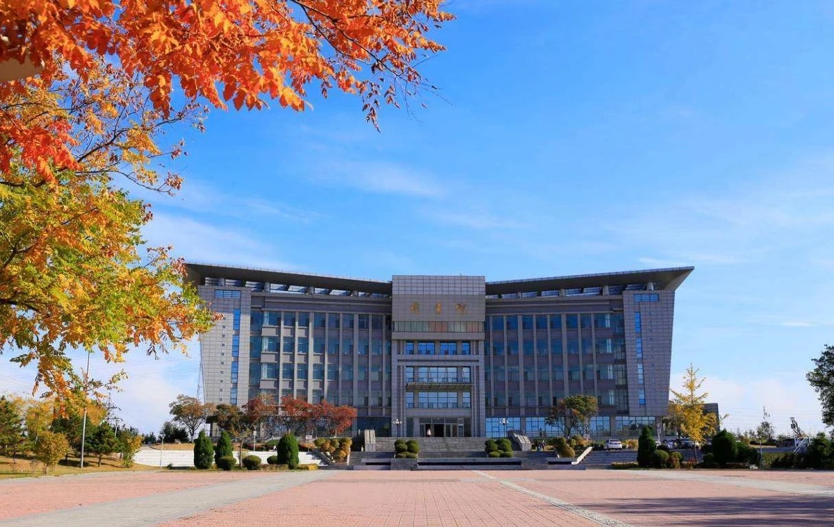 锦州医科大学/锦州医科大学(西校区) - 映澈 - 图虫