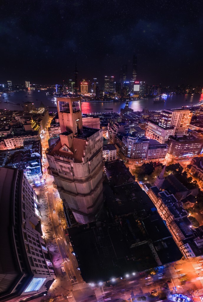 鲁能酒店，原华东电力大厦改造。由华东建筑设计研究院设计并参与改造全过程。