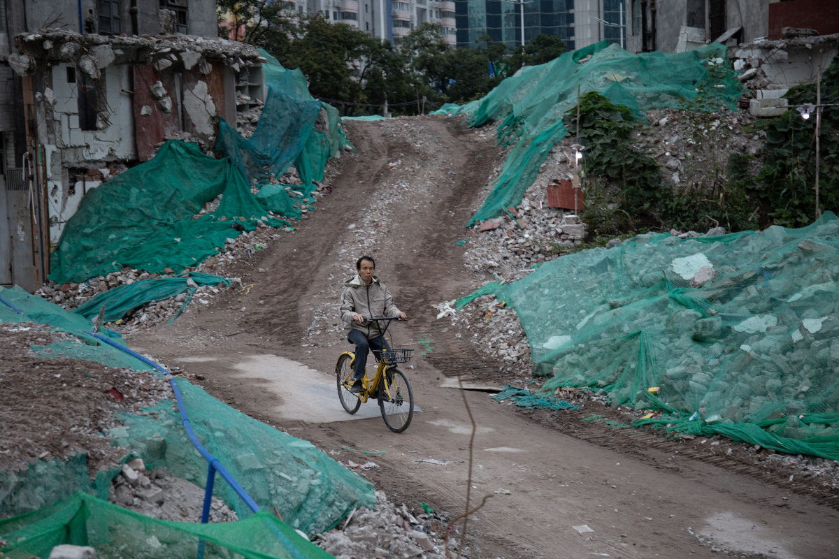 标题:在冼村踩车的人 br /> 拍摄时间:2018.12.