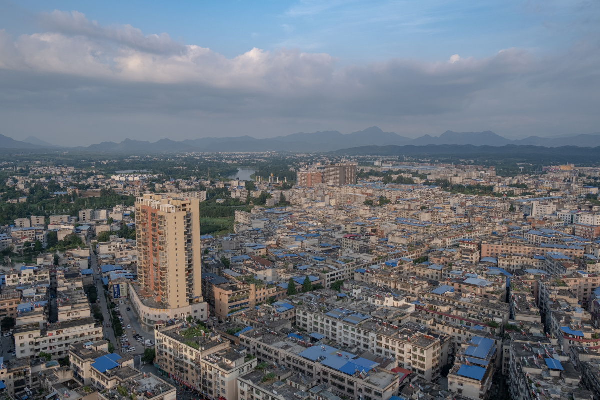 黄昏下崇阳县城的一侧mangoflyworld关注