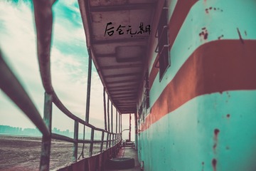001