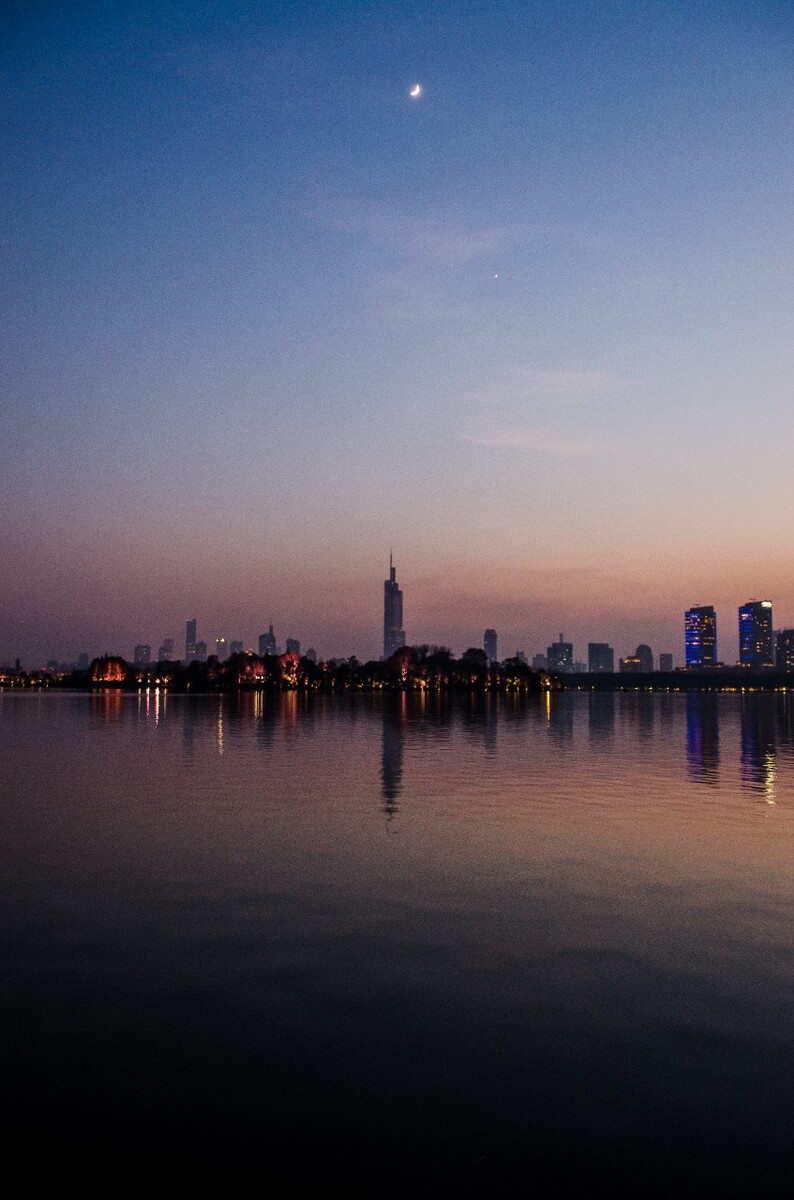 日月同辉