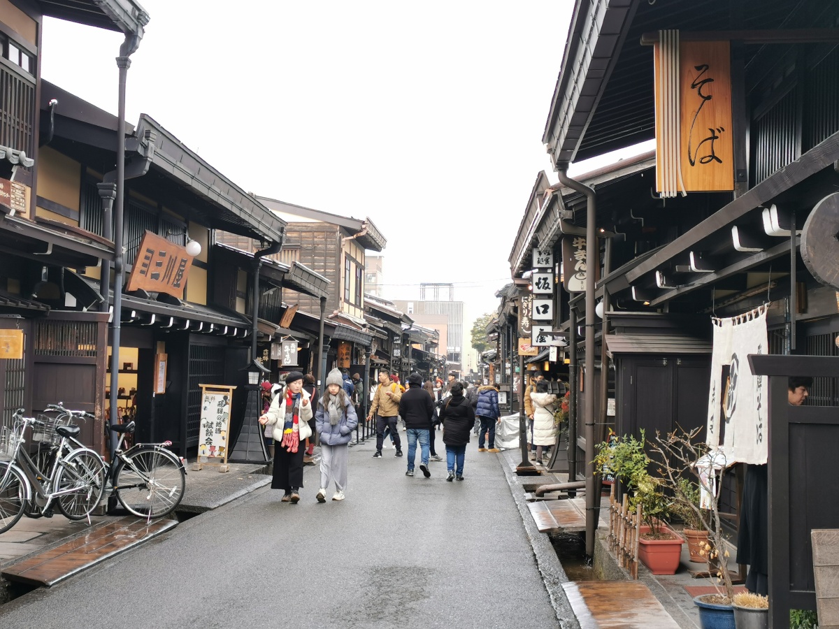 日本岐阜县北部高山市高山最出名当属飞騨牛是经过14个月以上肥育的