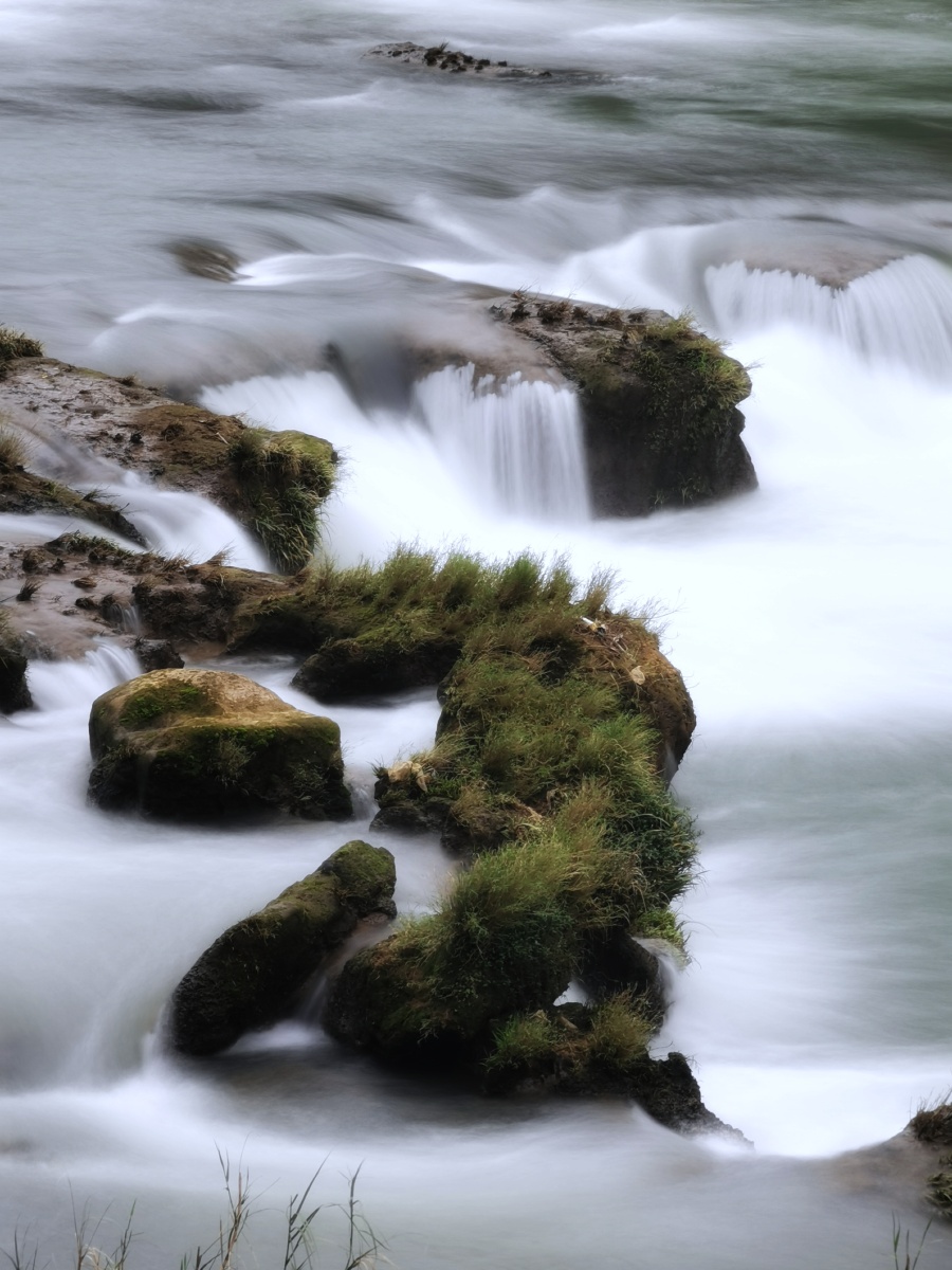 黄果树瀑布陡坡塘水雾伴青山常在磅礴闻飞流急来