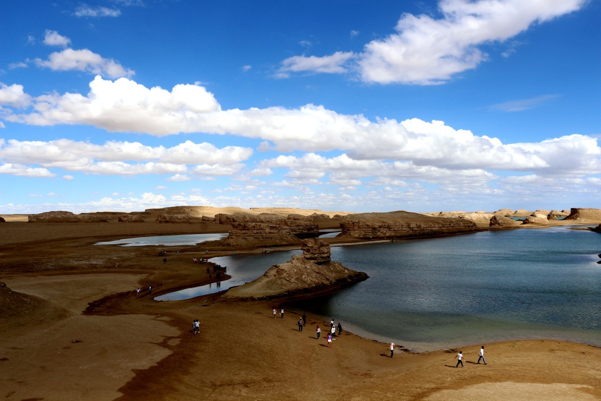青海大柴旦水上魔鬼城