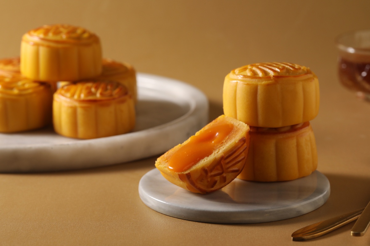 蓝天生产队美食摄影奶黄流心月饼