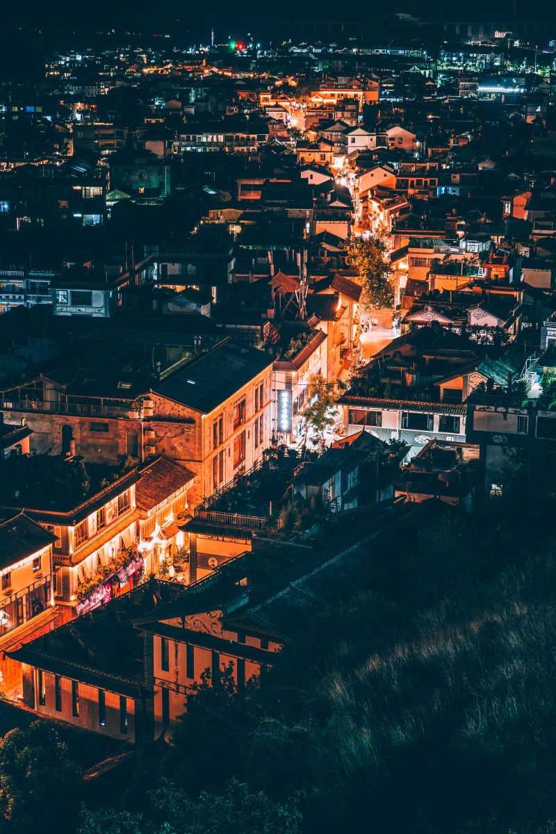 大理佛尼亚灯火阑珊的双廊古镇