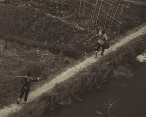 902325