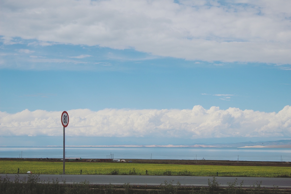 大自然充满了一种使人心平气和的美与力.