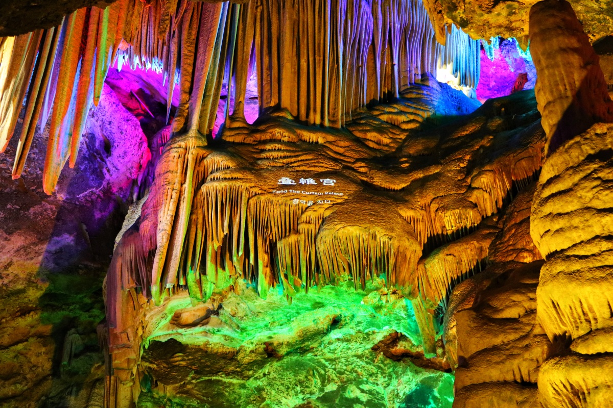 北国第一洞栾川鸡冠洞