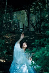 001