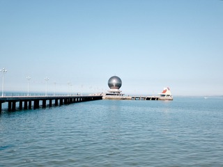 1200529