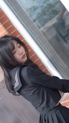 1645758