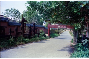 416477