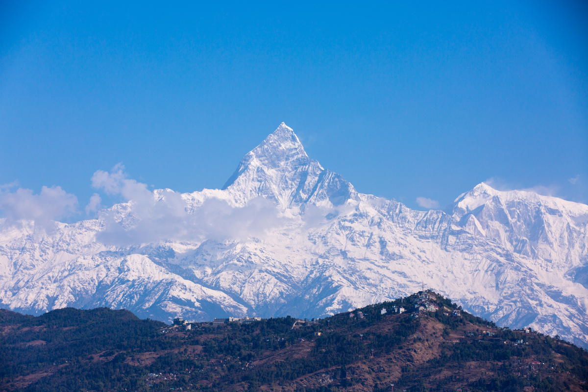 尼泊尔雪山博卡拉的日出