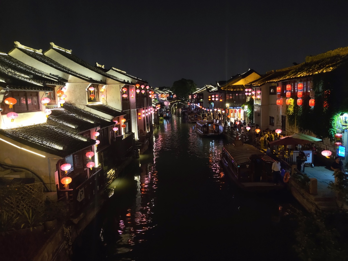 上塘街夜景很美