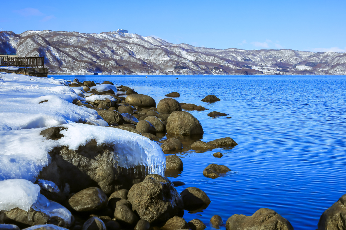 日本:洞爷湖边