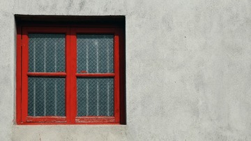 10352