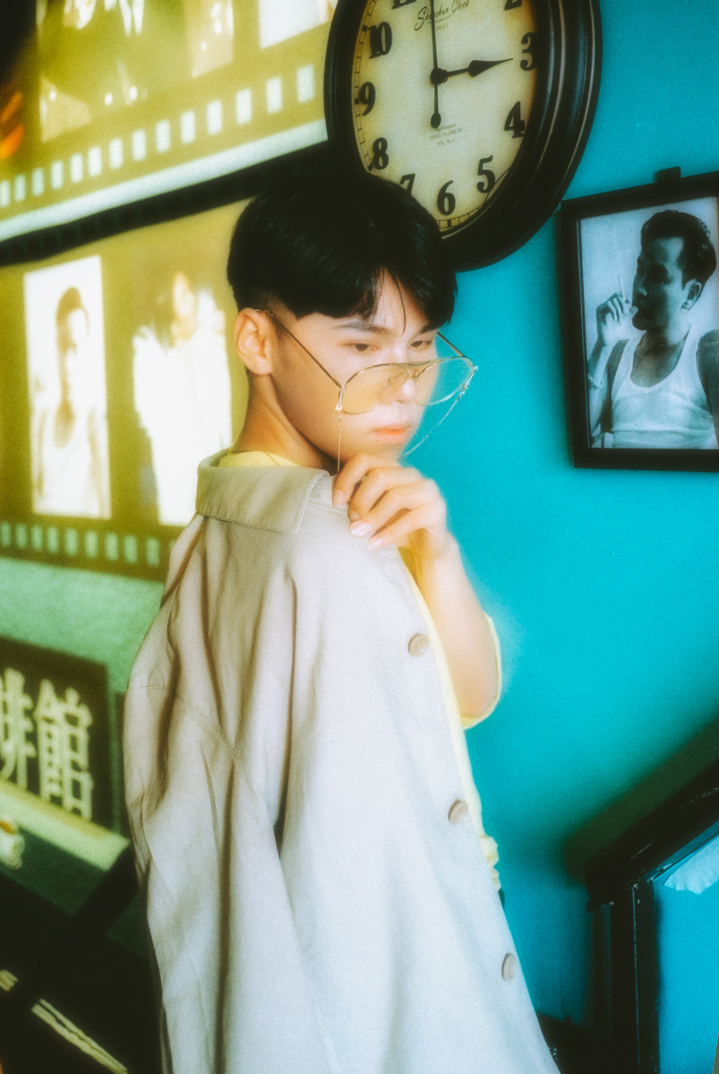 旧日情曲男生港风胶片写真