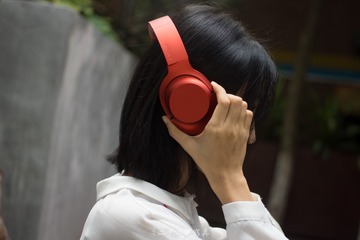 sony-hear-on-wireless-nc_31453447154_o