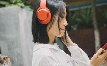 sony-hear-on-wireless-nc_31453447354_o