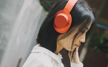 sony-hear-on-wireless-nc_31453447884_o