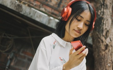 sony-hear-on-wireless-nc_31453447974_o