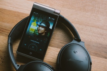 bose-qc35_31918317240_o