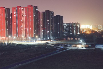 195357